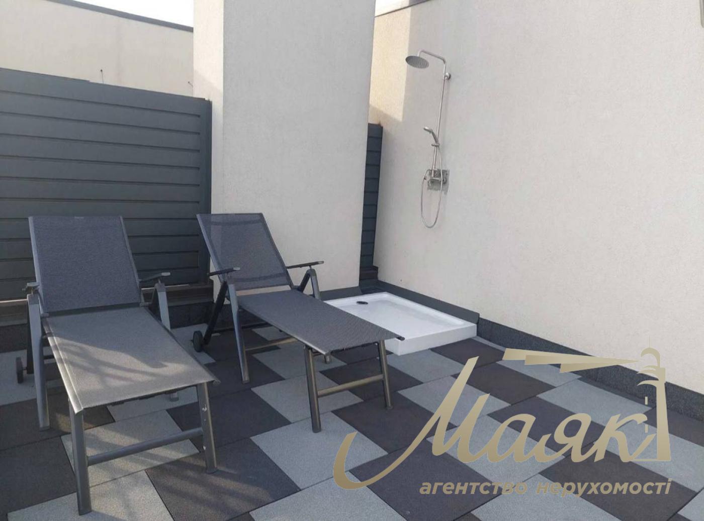 Оренда таунхауса 127м2 з терасою на даху