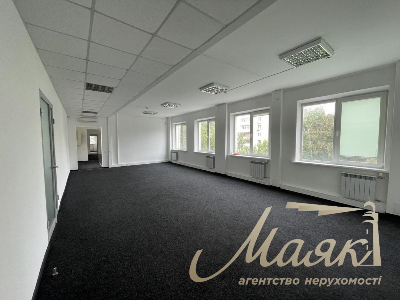 Office space for rent 230m2 in the center, Lukyanovka
