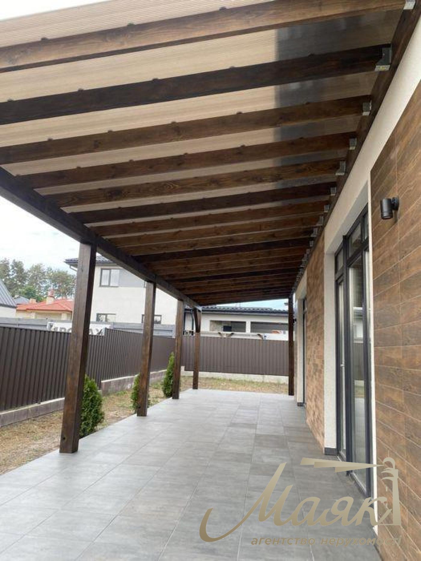 Продаж 1 пов. будинку 148 кв.м. Площа - 6 соток. Буча. У лісі.