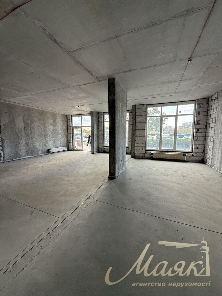 Продаж комерційного приміщення (90 м²) у ЖК «Варшавський 2», вул. Генерала Грекова, 4