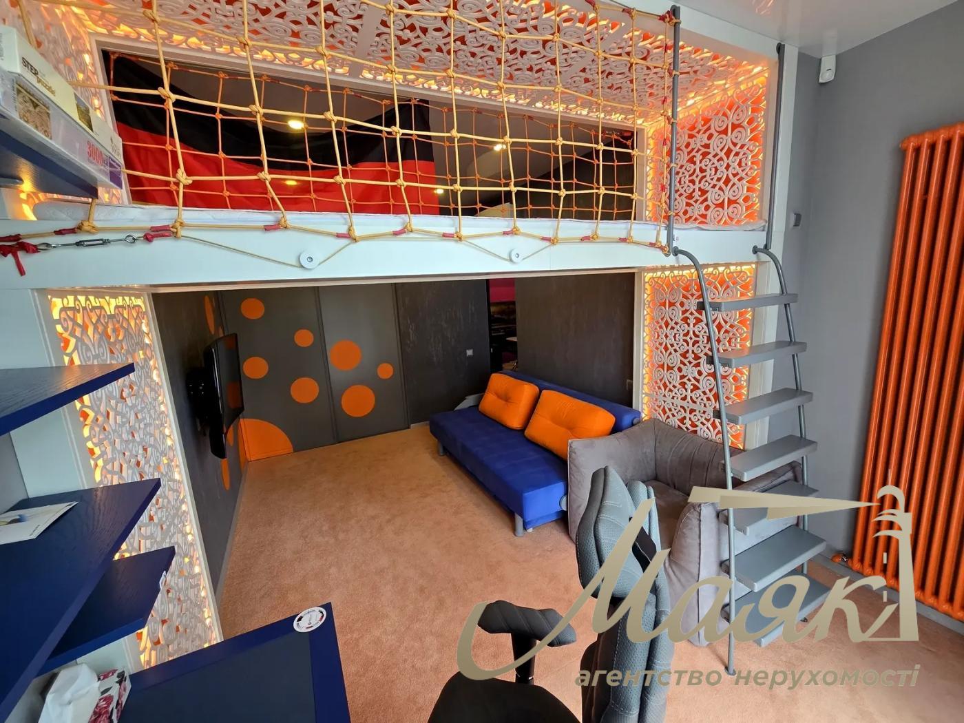 Rent 3-bedroom apartment LCD Novopecherskie Lipki, Pechersk