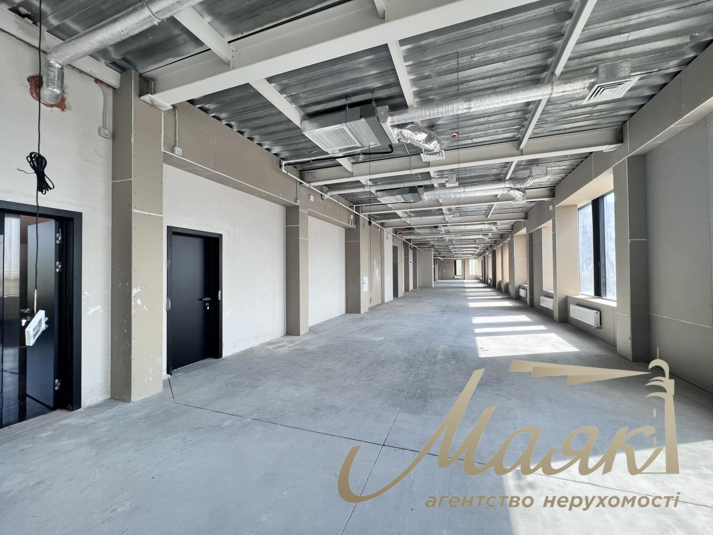 Аренда офисного помещения 1000м2, БЦ Нивки Сити