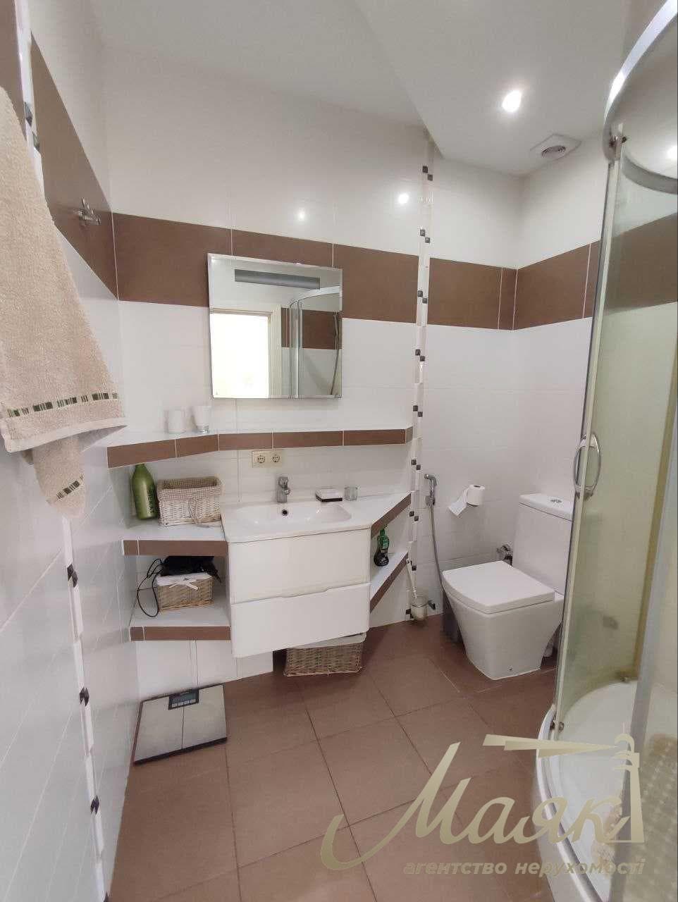 Оренда будинку площею 200 м² у КГ, неподалік від с. Нові Безрадичі, 10 соток, гараж, автономне опалення, Обухівський напрямок