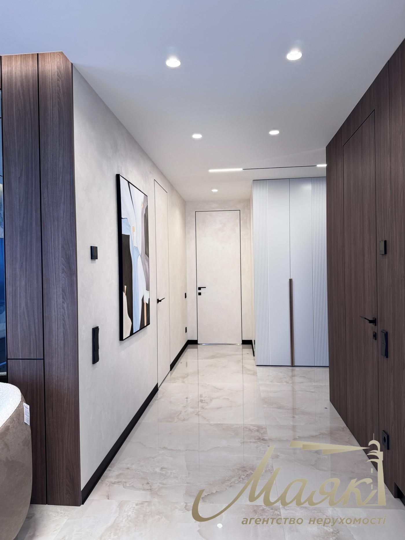 Продаж квартири 120m2 в ЖК Французький квартал 2, вул. Джона Маккейна 3а, Центр, Київ