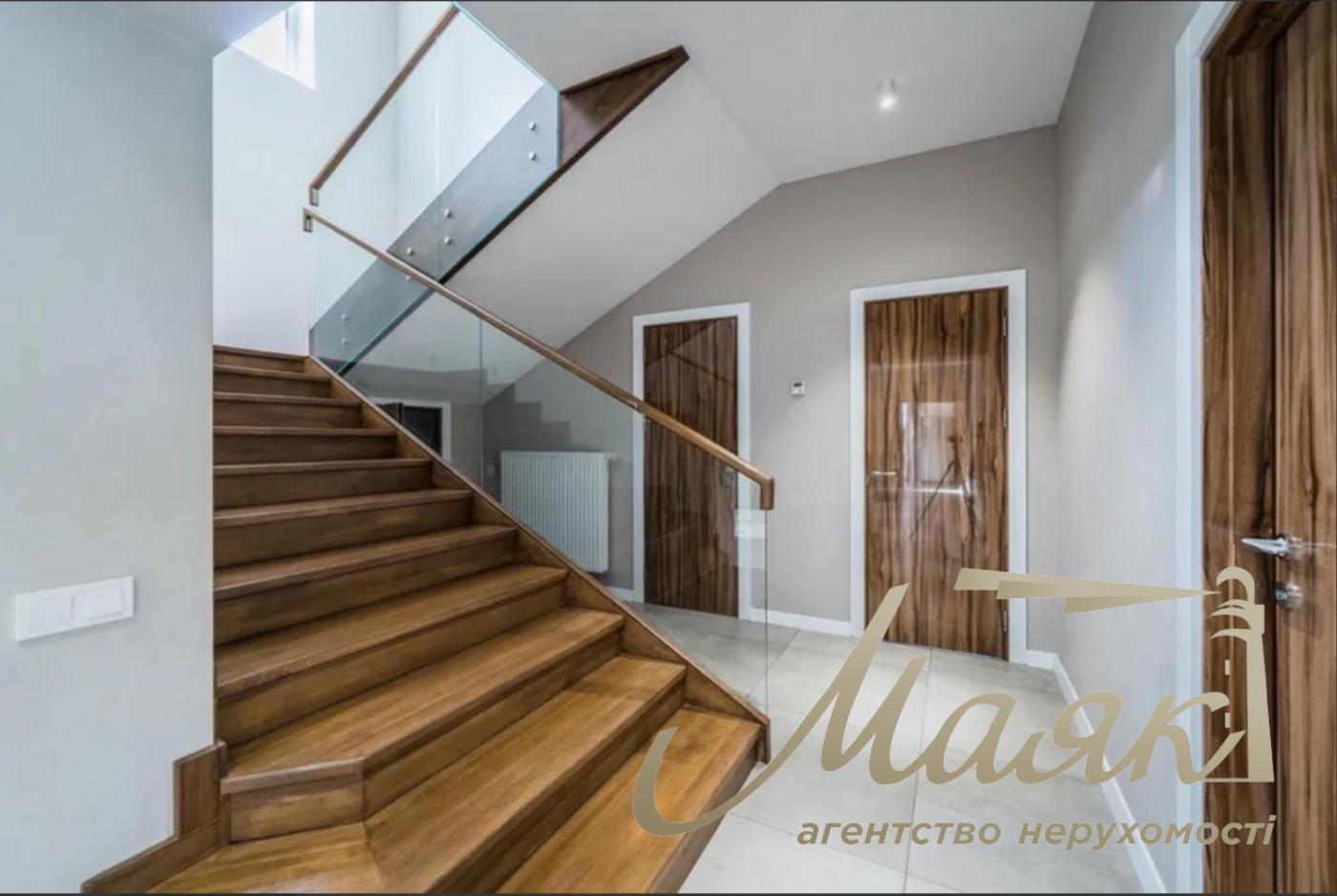 Аренда 2-х этажного дома 250м2, Козин