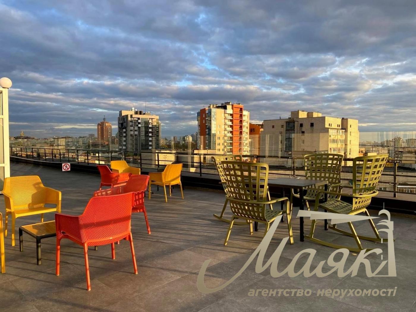 Аренда офиса 200 м² в центре Киева, ул. Сечевых Стрельцов, 50