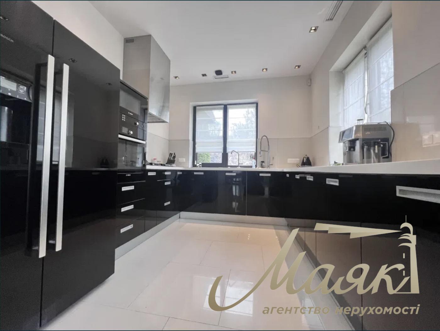 Оренда сучасного будинку Козин, Конча Заспа, з басейном