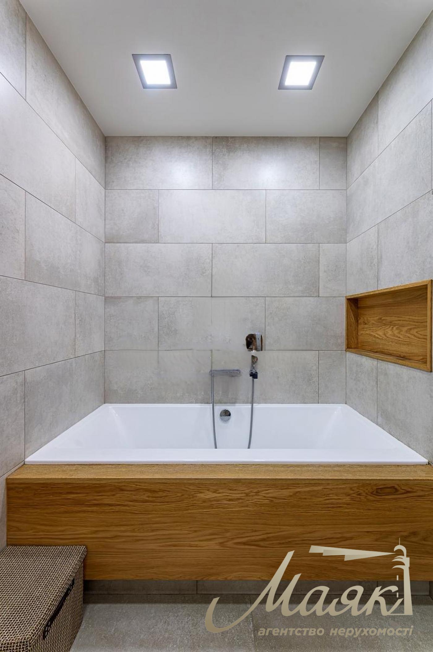 Продажа стильной 3-комнатной квартиры 83м2 на ул. Предславинская, 53, Киев (Печерский район). Панорамные виды.