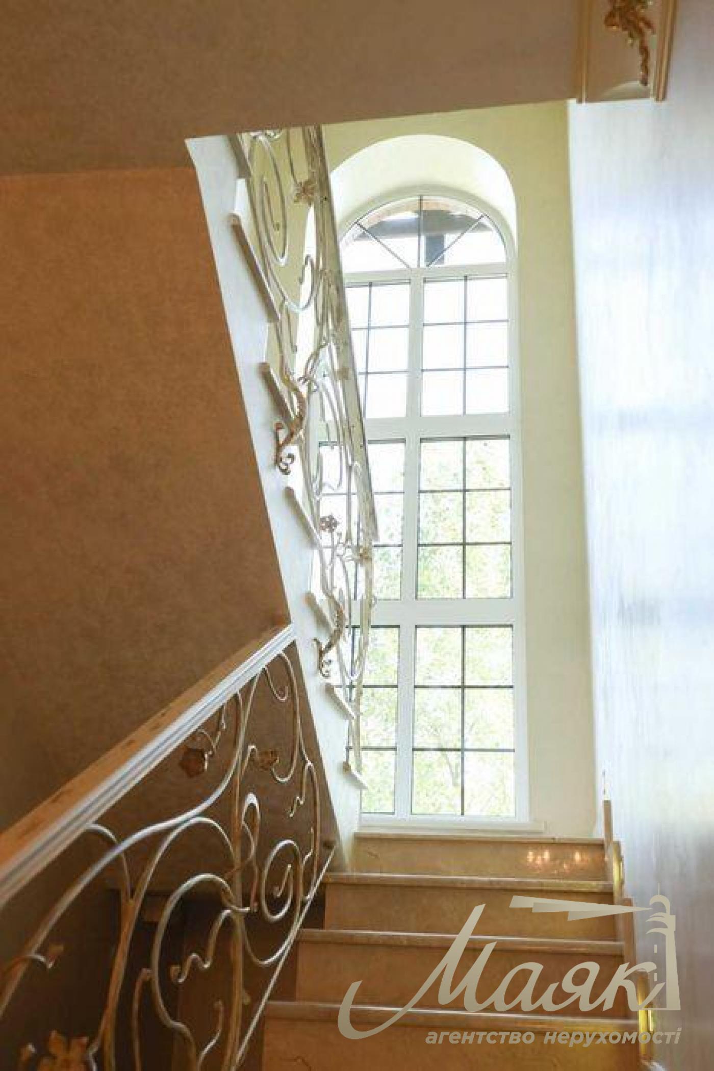 Продаж 3 пов. будинку 220 кв.м. Осокорки. Дарниця. Поруч із метро.