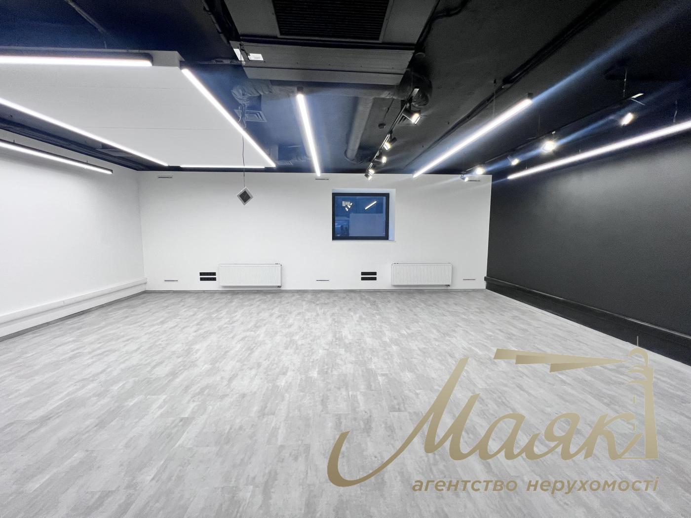 Аренда офисного помещения 500м2, БЦ Нивки Сити