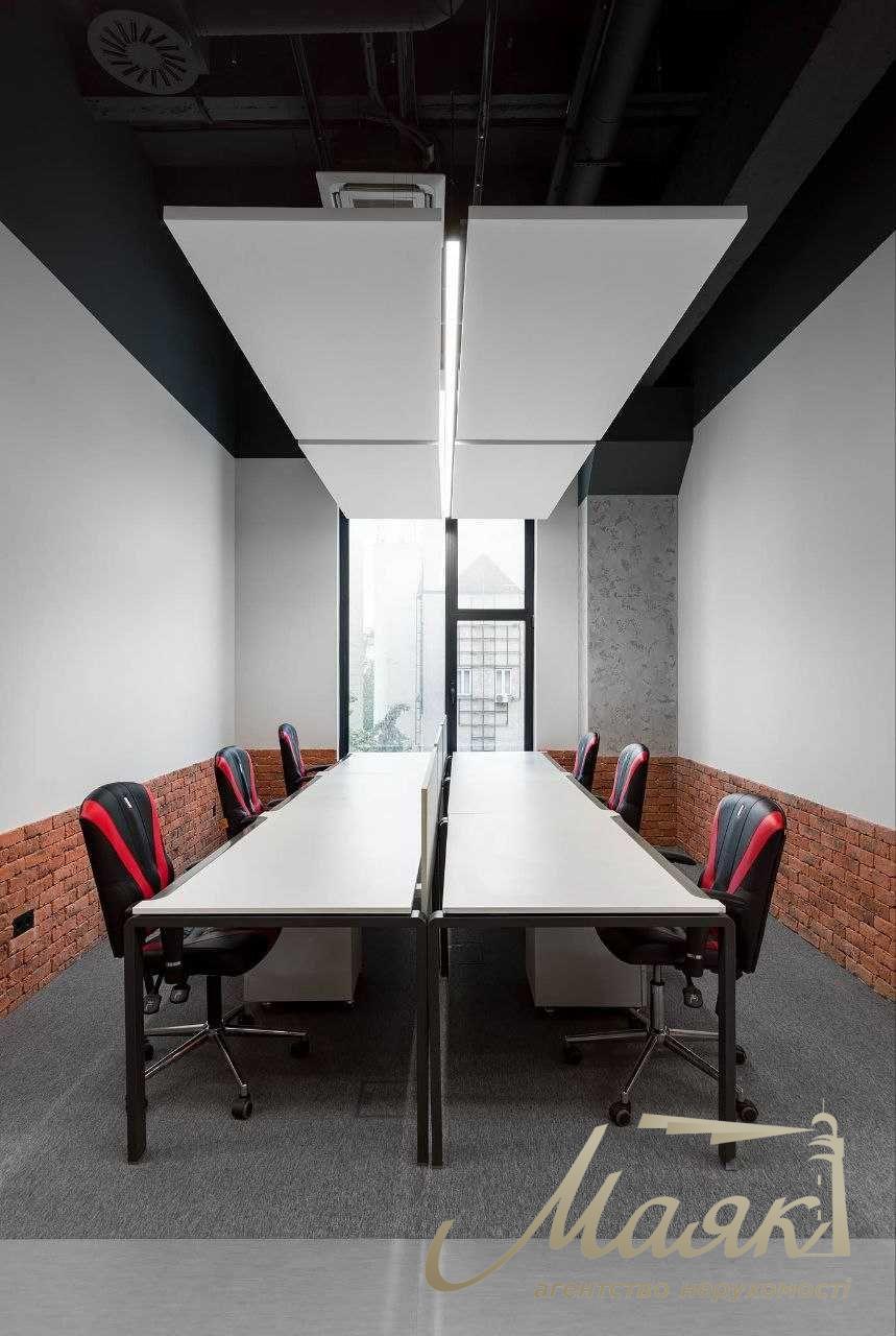 Rent office 281 sq.m. m. Arsenalna, BC M8