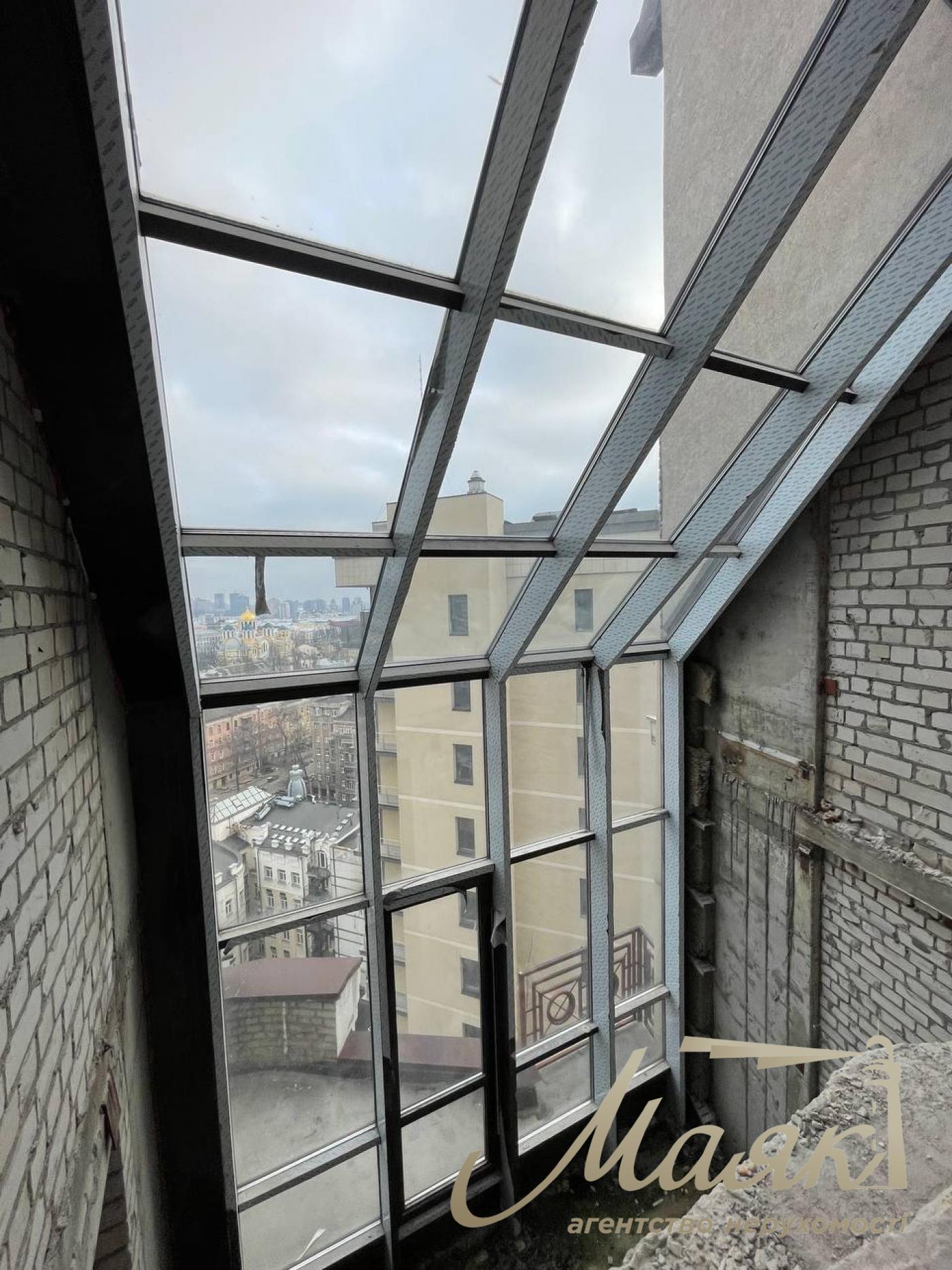 Sale of a view apartment in the residential complex "Fundukleevsky", Bohdan Khmelnitsky street