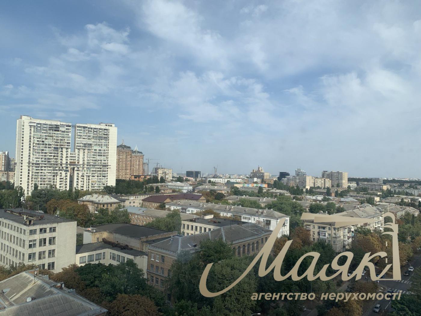 Sale of 3k apartment in residential complex Tarian Tavers, st. Patrice Lumumba