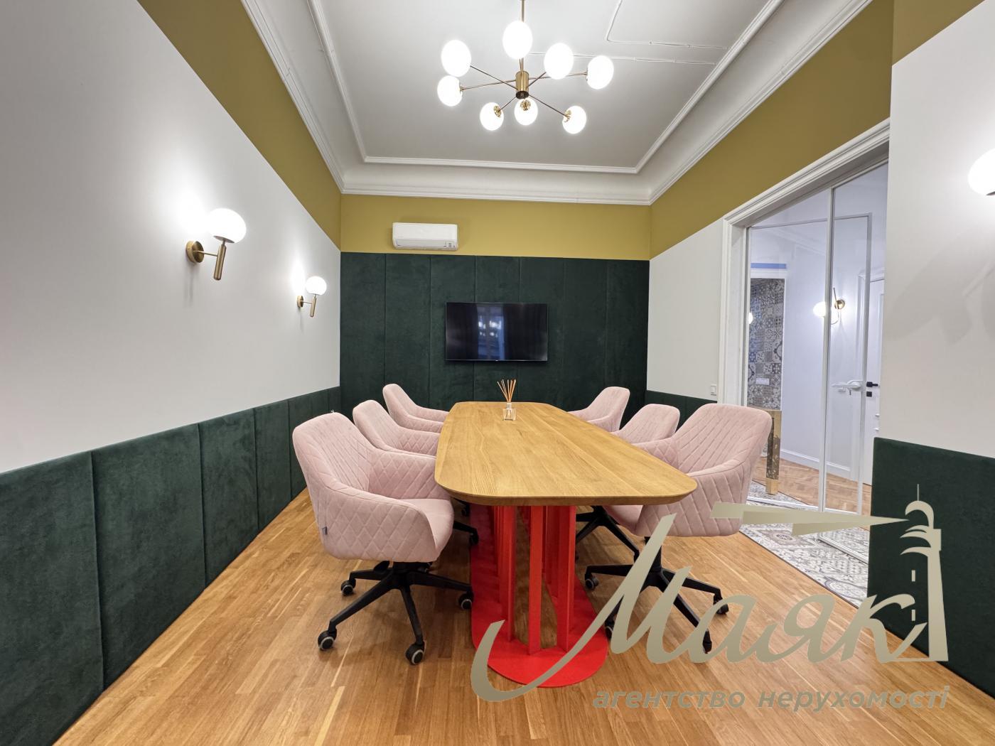 Аренда меблированного офиса 110 кв.м. на ул Владимирская 92