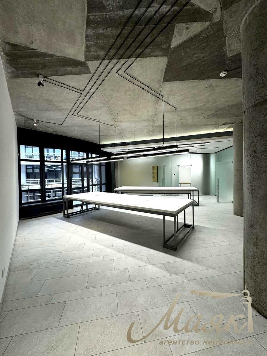 Modern office space (180 m²) for rent in the "Volna" Business Center, 36D Konovaltsa St.