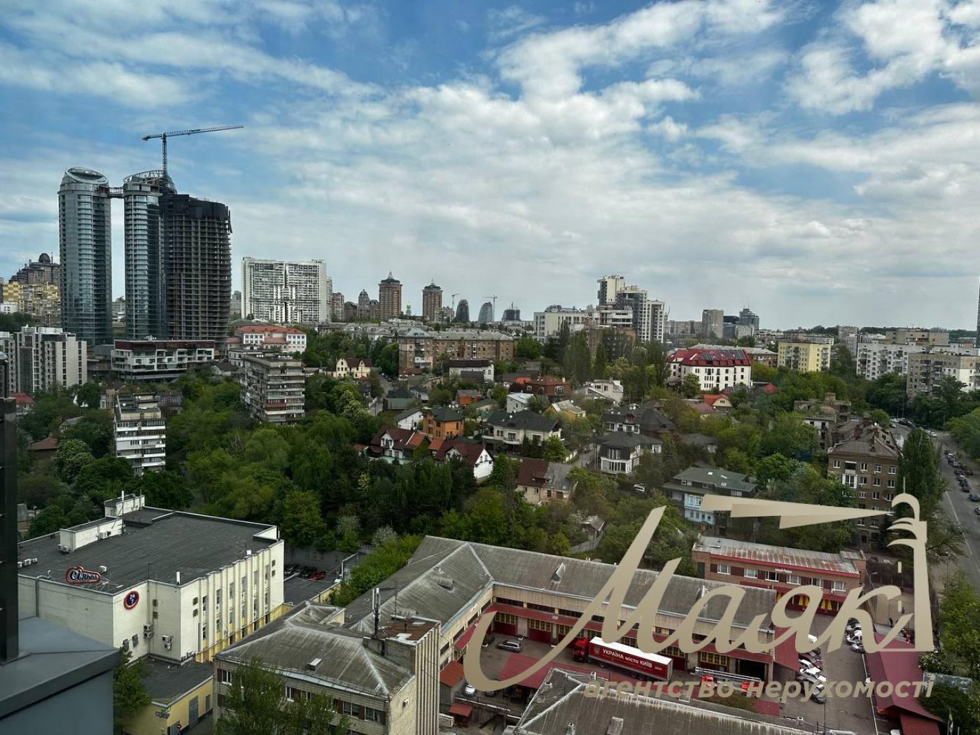 Sale of 4-room apartment 177m2+terrace in residential complex “Central park”