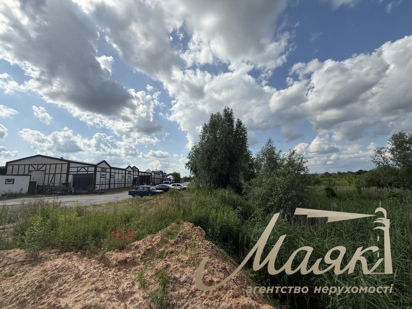 For sale / Land for ind. construction under cottage town Vita-pochtovaya / Yurovka