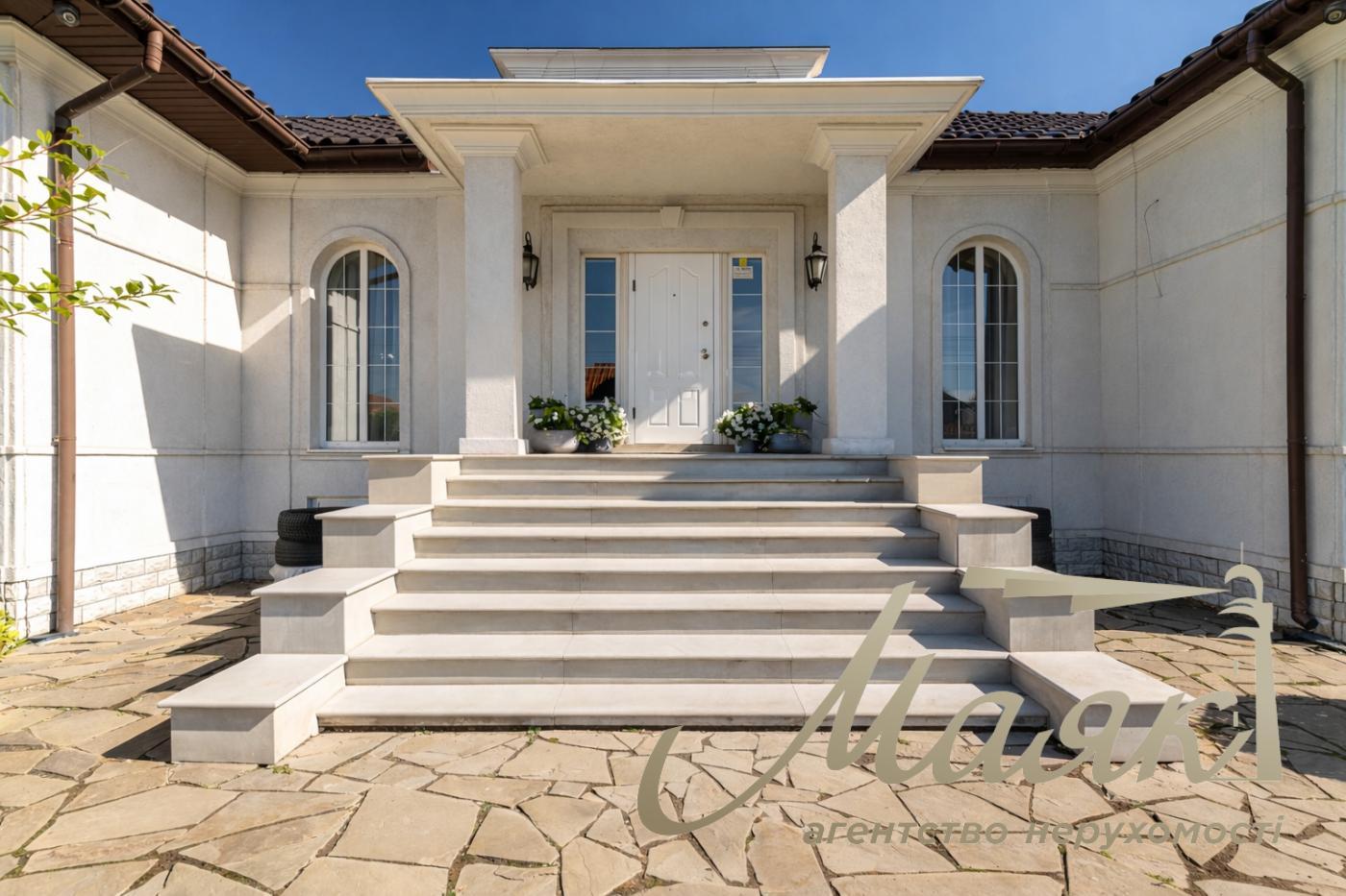 Продаж будинку (420м2) у Києво-Святошинському р-н, с. Гатне