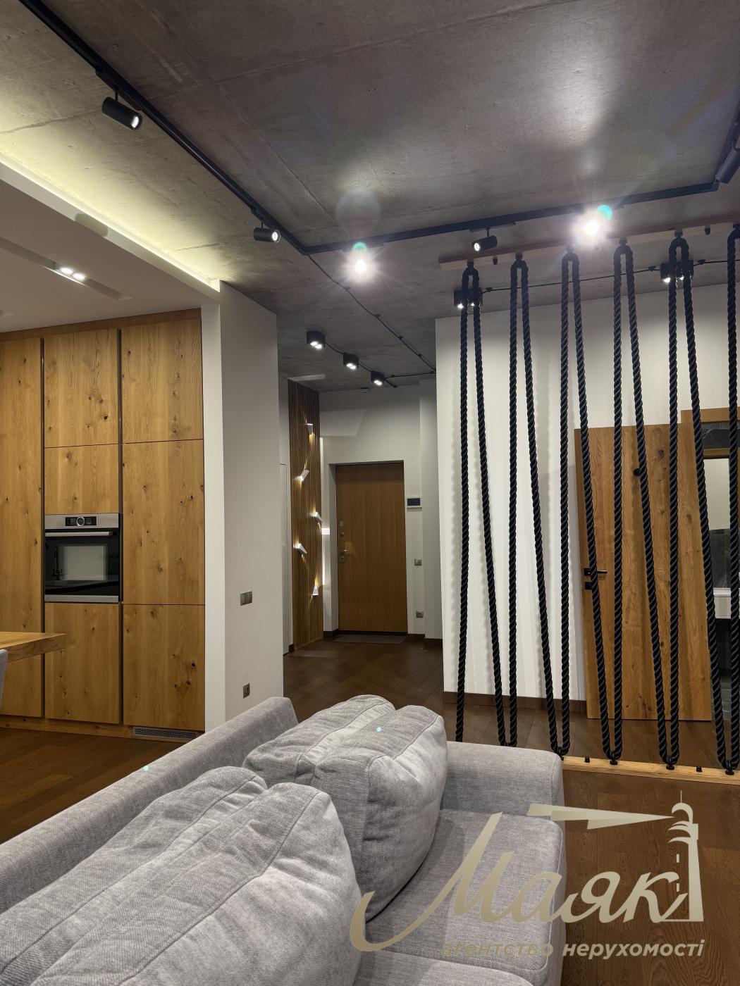 Rent 3-room apartment in LCD Novopecherskie Lipki str. Andriy Verkhoglyada (Mykhaila Dragomirov), 11-V