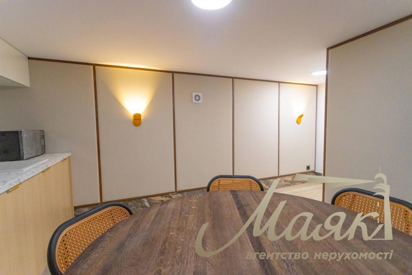 Продаж дизайнерського офісу (120м2) у Центрі вул. Саксаганського 58