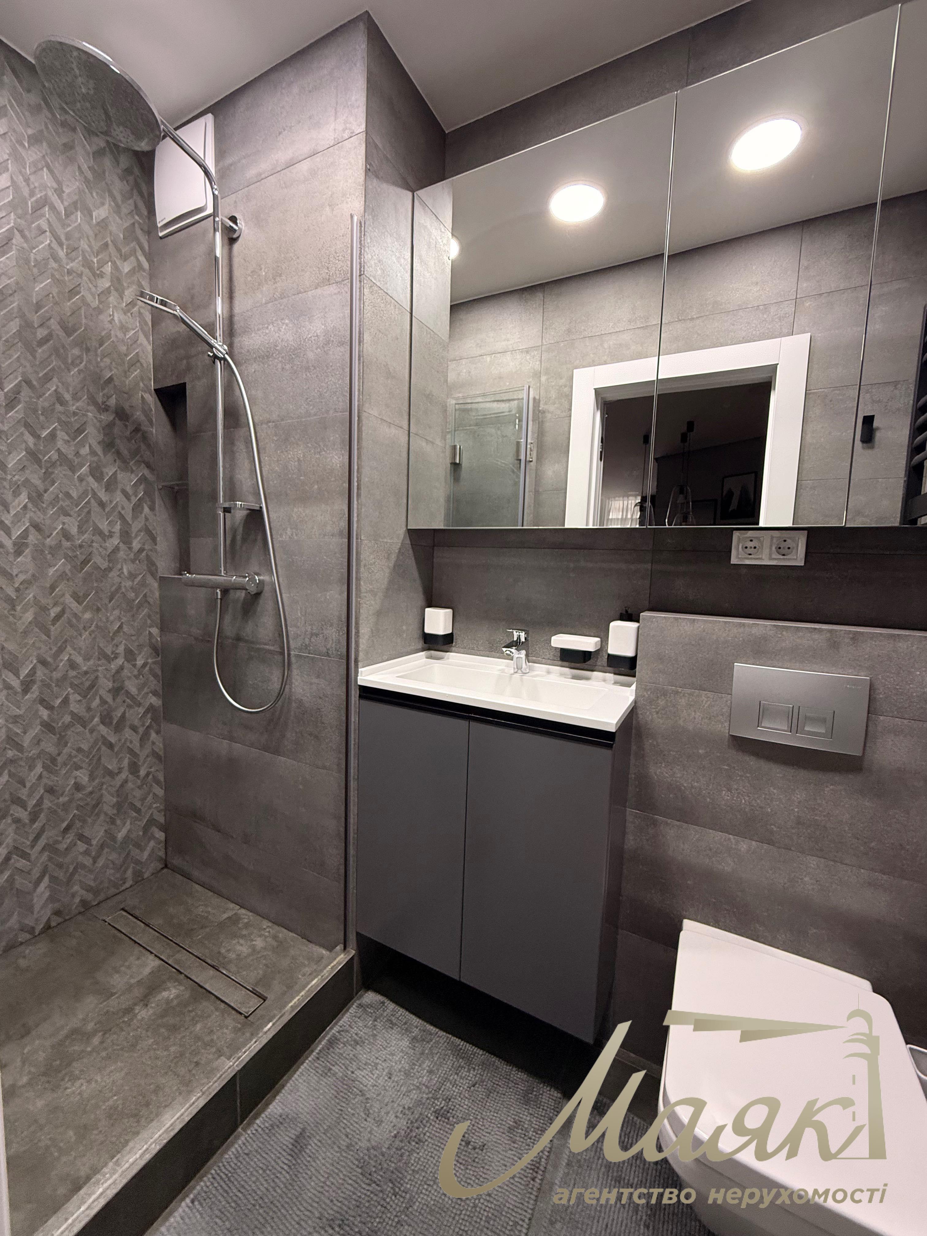 Продажа 3к. квартиры в ЖК Французкий квартал 2, ул. Маккейна, Печерский район