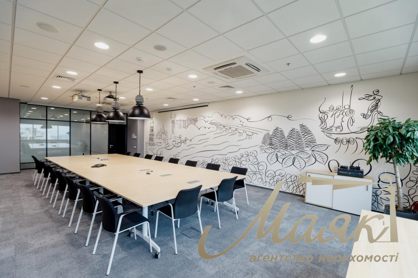 Rent 1194m2 in the Senator Business Center, Pechersky district.