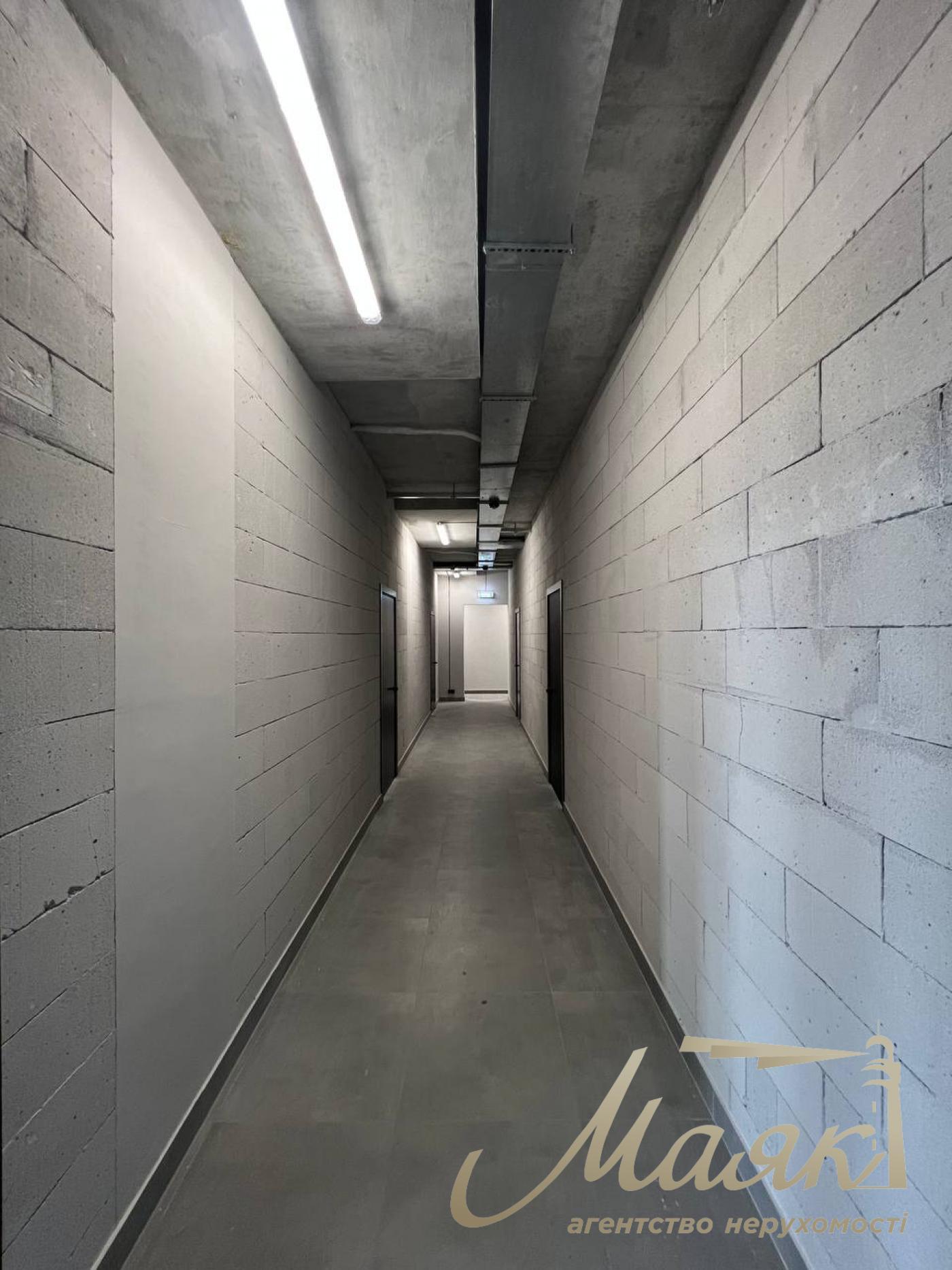 Оренда офісу 375м2 в БЦ Графіт, вул.Степана Бандері, Оболонський район.
