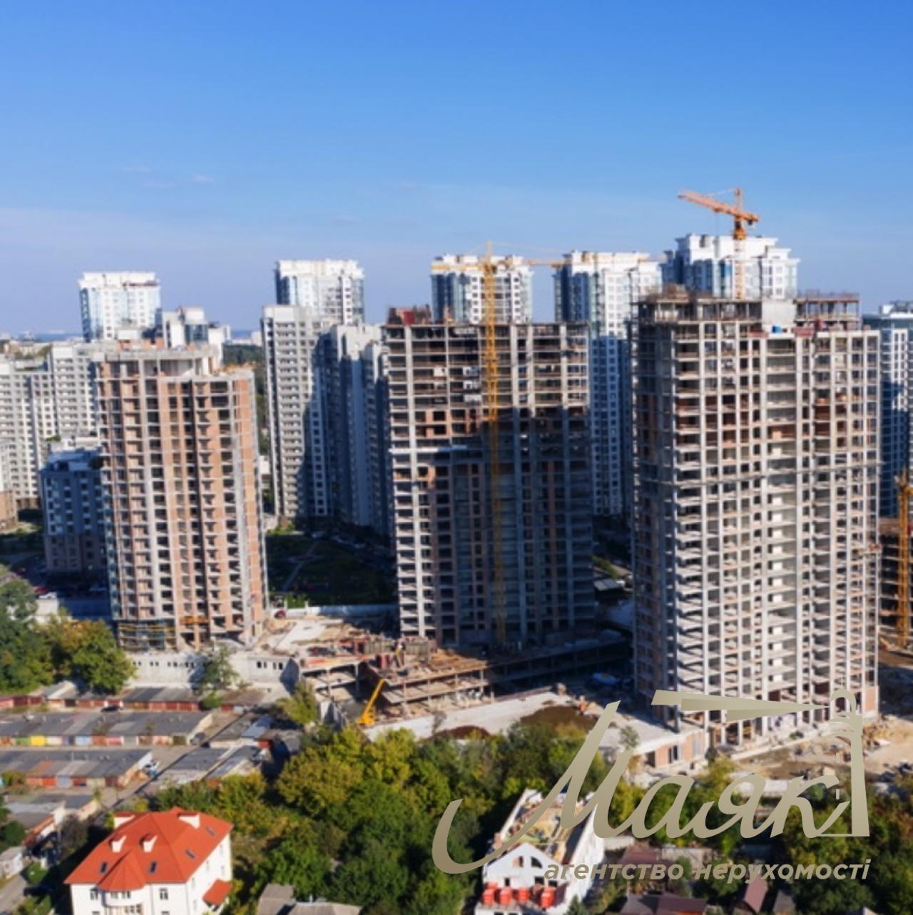 Sale of a five-room apartment in the residential complex Novopecherskie Lipki, Dragomirova st.