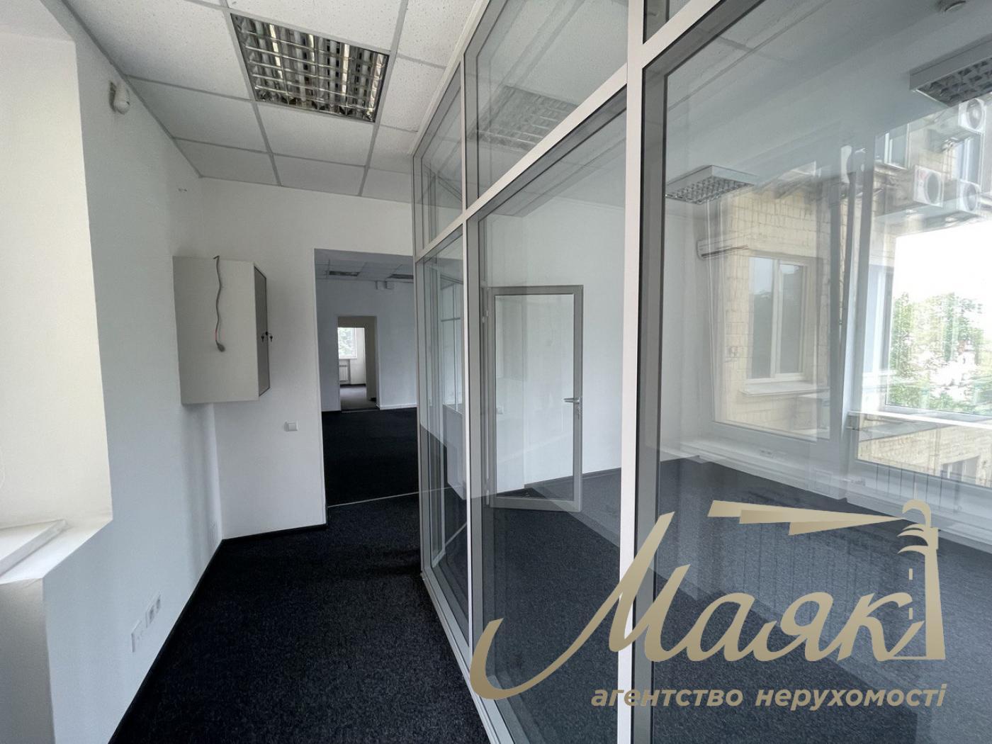 Office space for rent 230m2 in the center, Lukyanovka