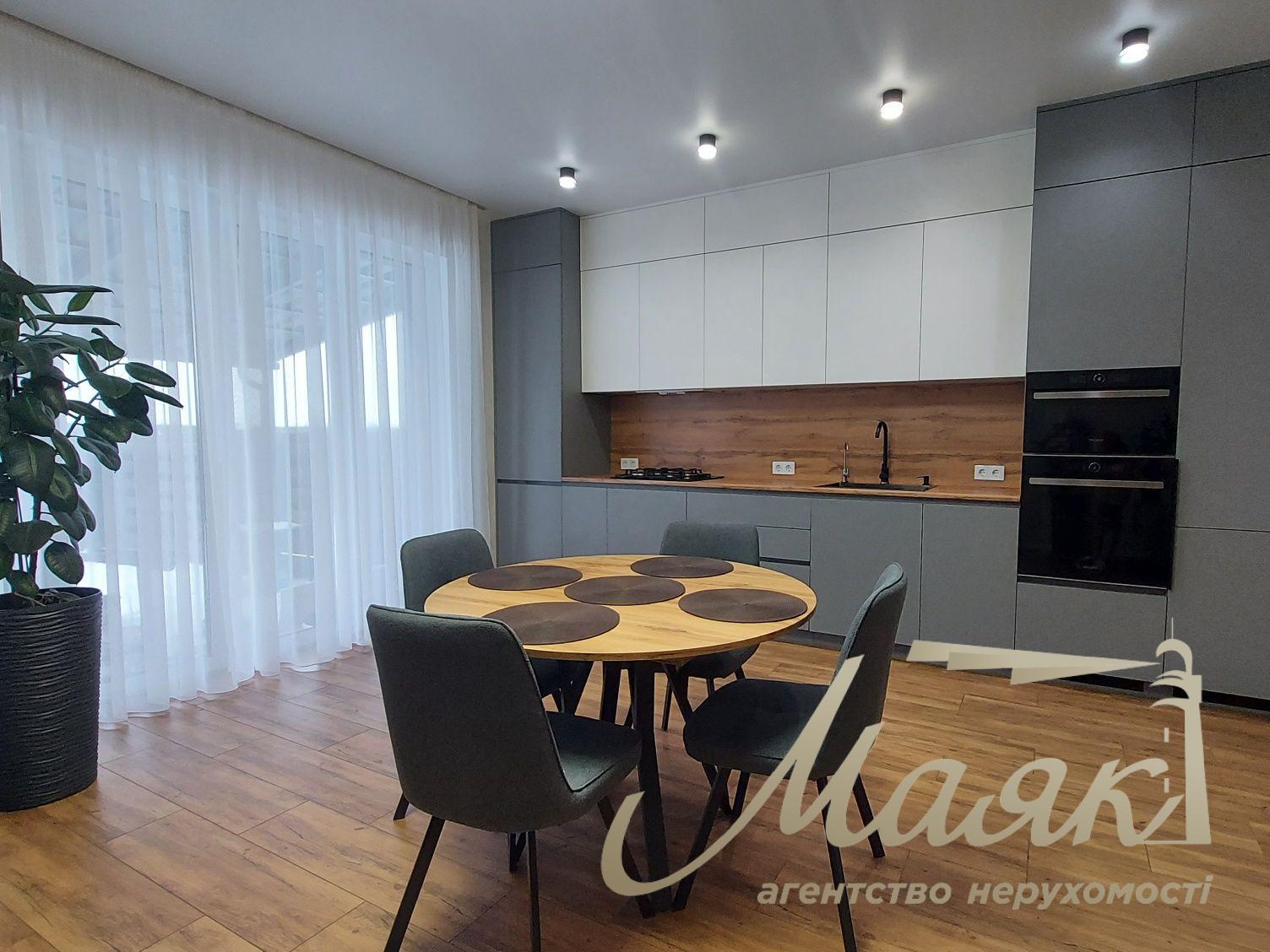 Продаж дуплексу з новим ремонтом, гаражем і власним бомбосховищем с.Крюківщина, котеджне містечко Beverly Hills (2 км від Києва).