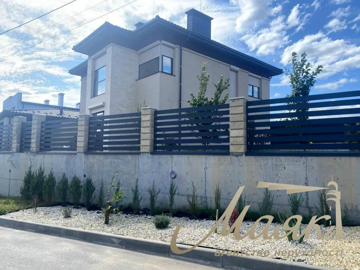 Продаж двоповерхового будинку 274м2 у Лісниках поруч з Equides Club