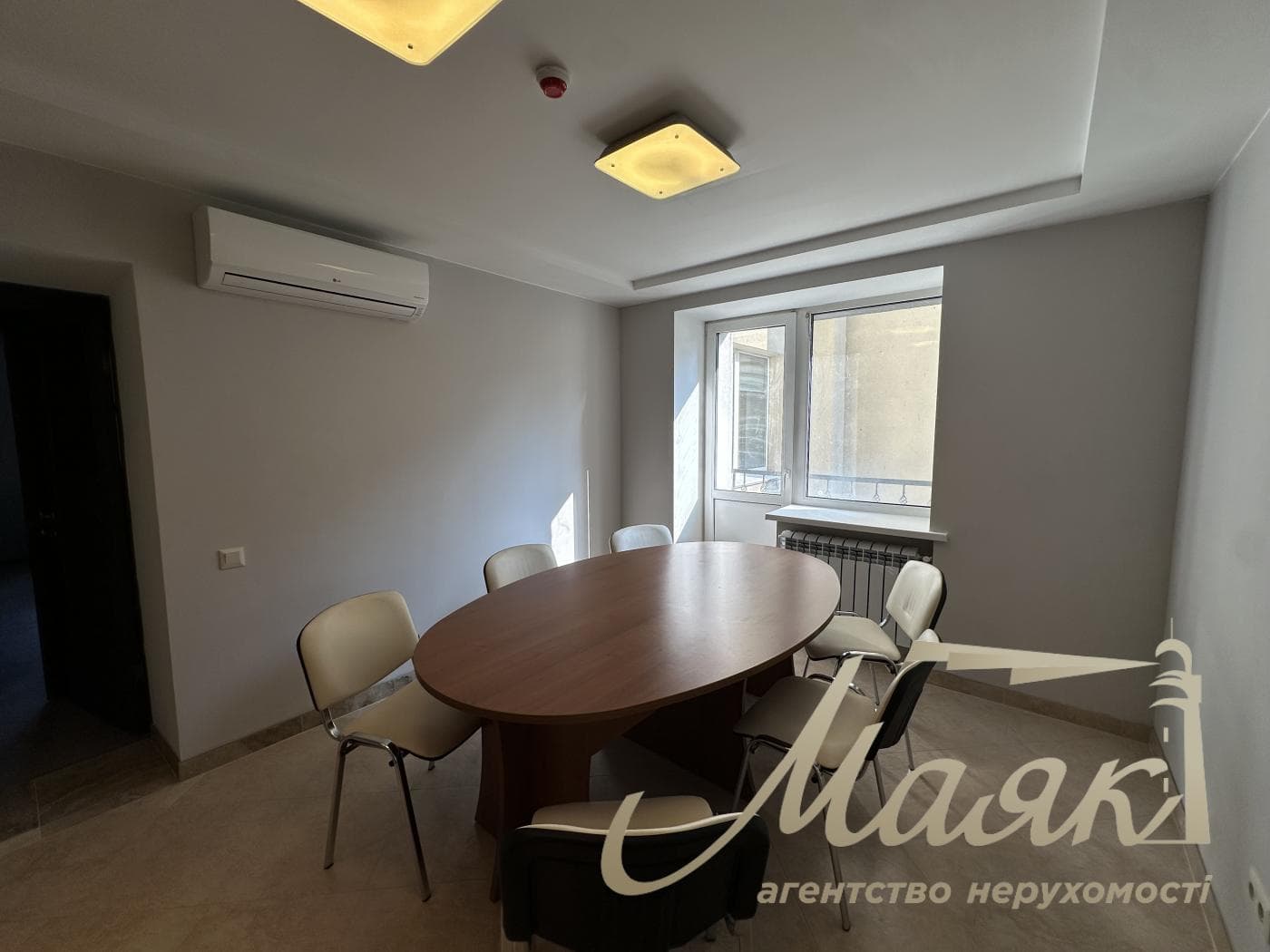Оренда офісного приміщення з ремонтом (220 м²) на вул. Голосіївська, 7, корпус 1