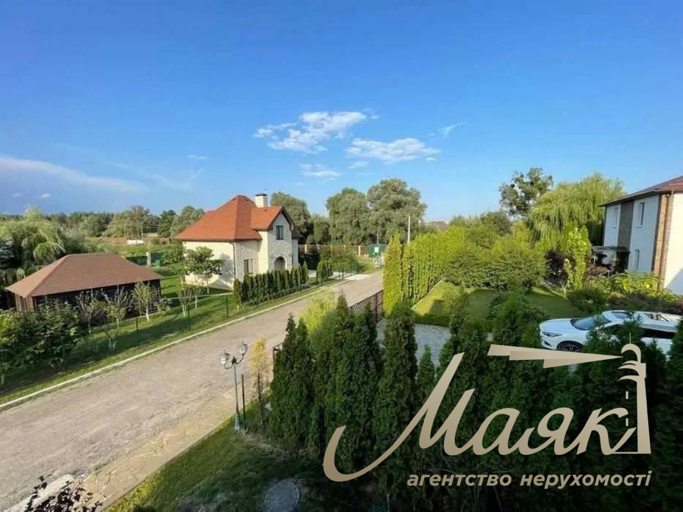 Sale of a 2-storey house 290m2 in the village of Novye Bezradichi
