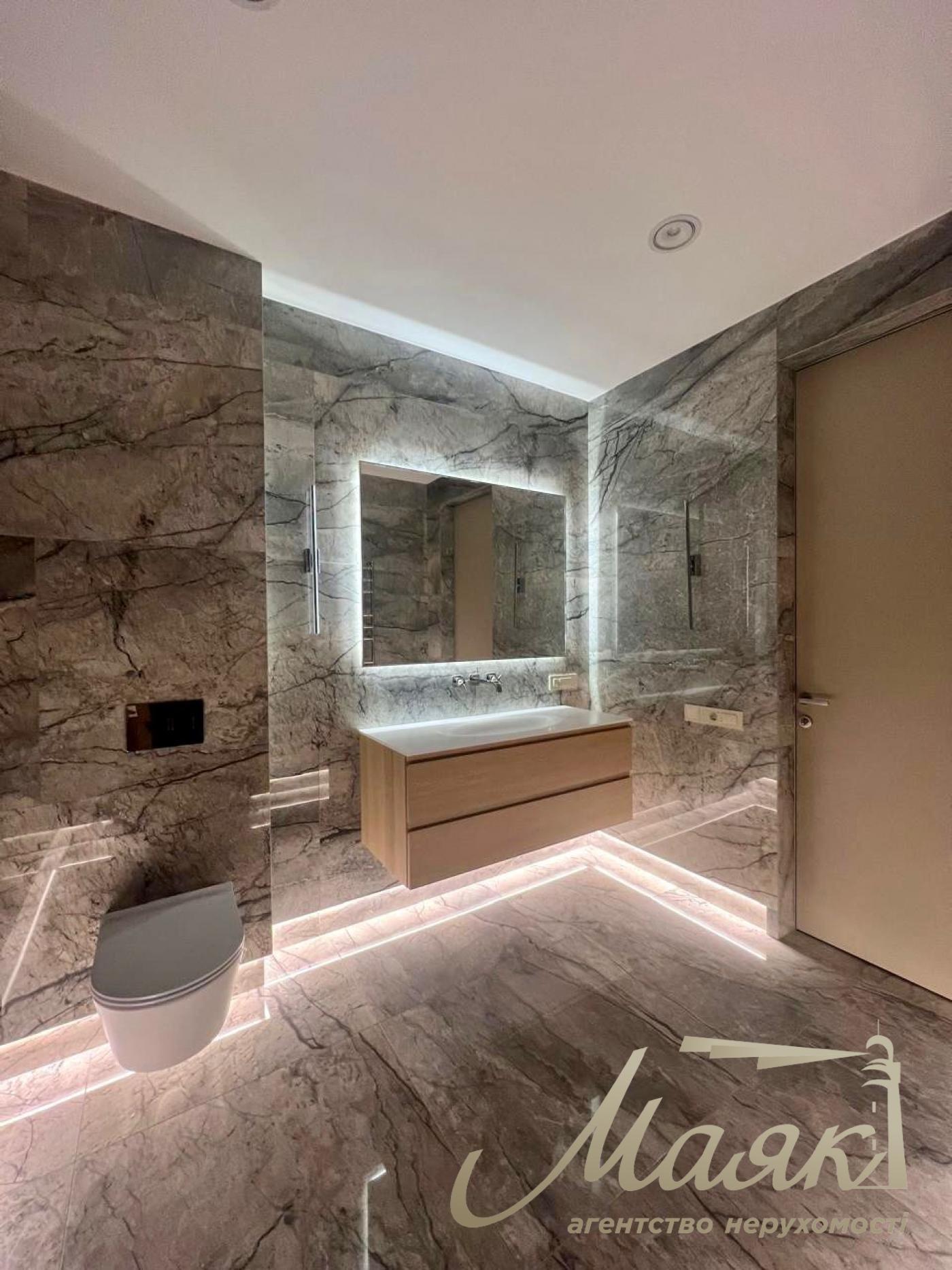 Продаж квартири в ЖК Да Вінчі, вул. Олеся Гончара 35, історичний центр Києва