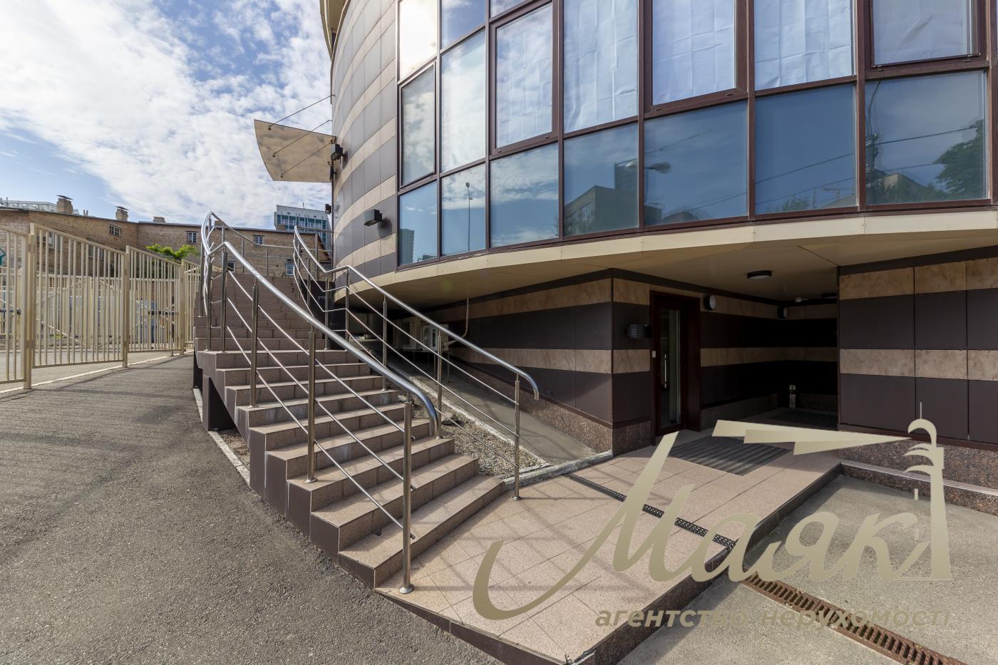 Sale of commercial premises 160 m2 in residential complex Prestige Hall, Tyutyunnika 37/1, Center