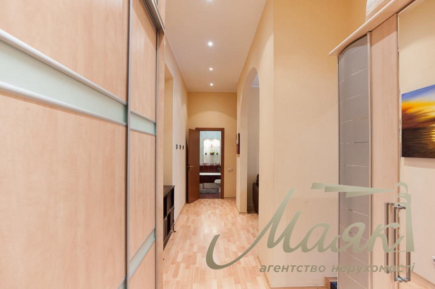 Аренда 2к. квартиры пл. 'Гетьмана Скоропадского, 17А