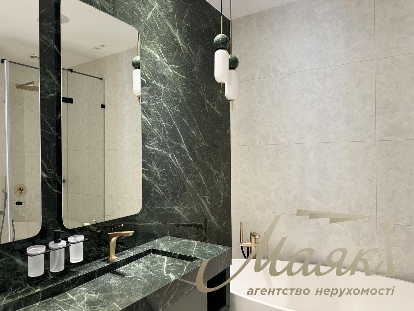 Продажа 3к квартиры 150м2 в ЖК Новопечерские липки, Драгомирова 17, Печерск, Киев