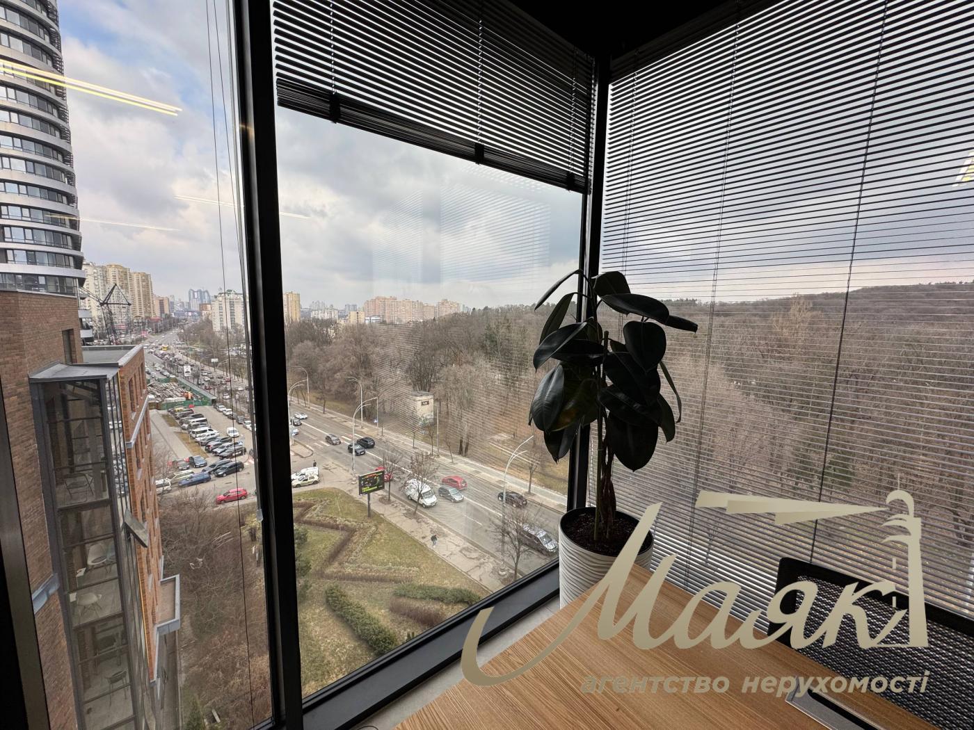 Оренда офісу 418м2 у БЦ класу А, вул.Красилівська, Голосіївський район.