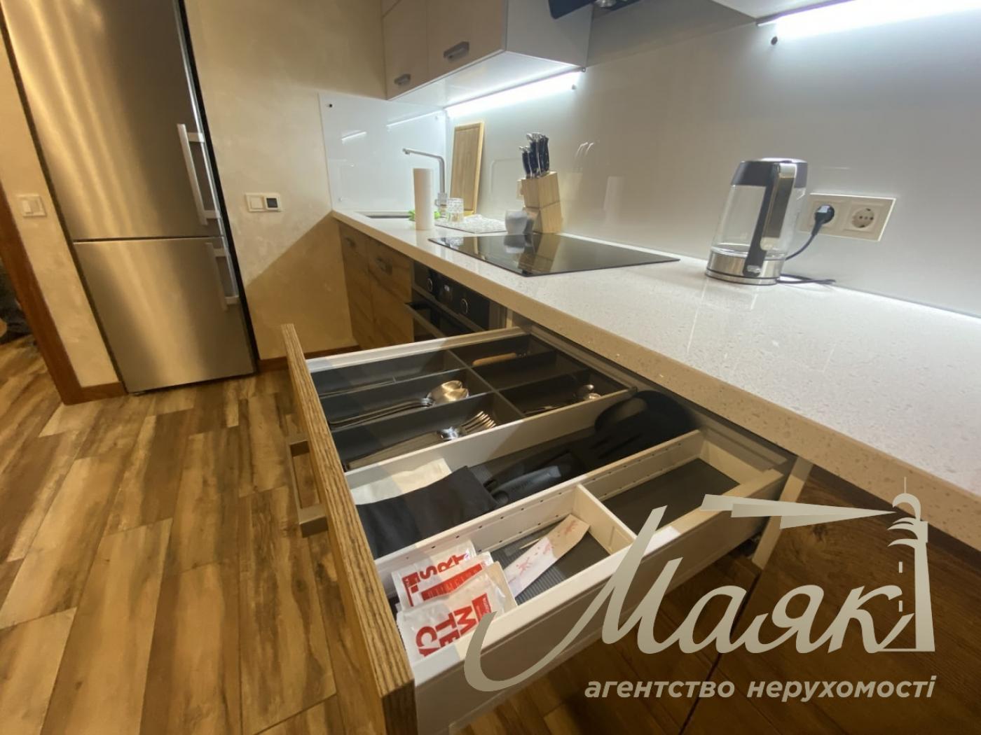 Rent 1 bedroom apartment in Central Park Residential Complex, 7 John McCain Street.