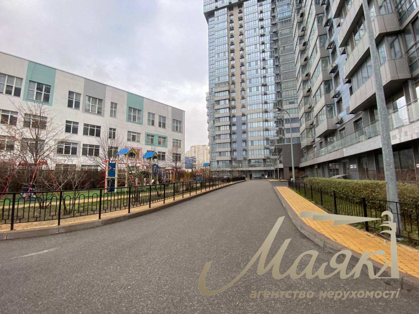 Оренда мебльованого офісу в ЖК RiverStone, Дніпровська набережна.