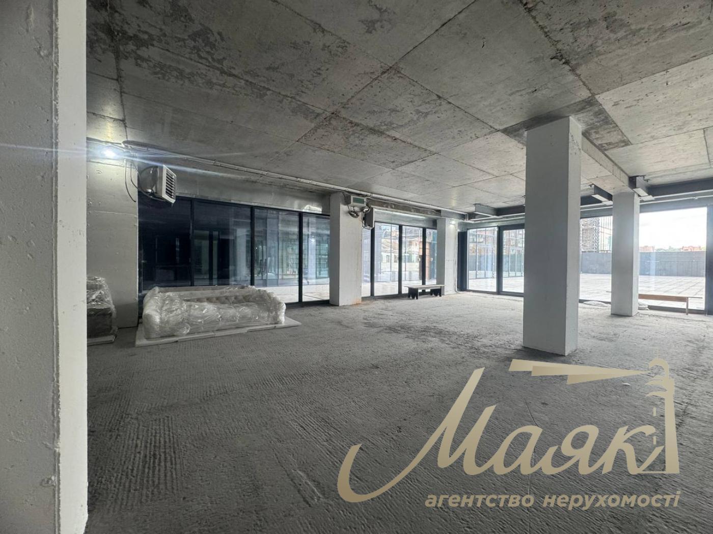 Продаж фасадного приміщення 532м2, ЖК Метрополь, Предславинська, 20