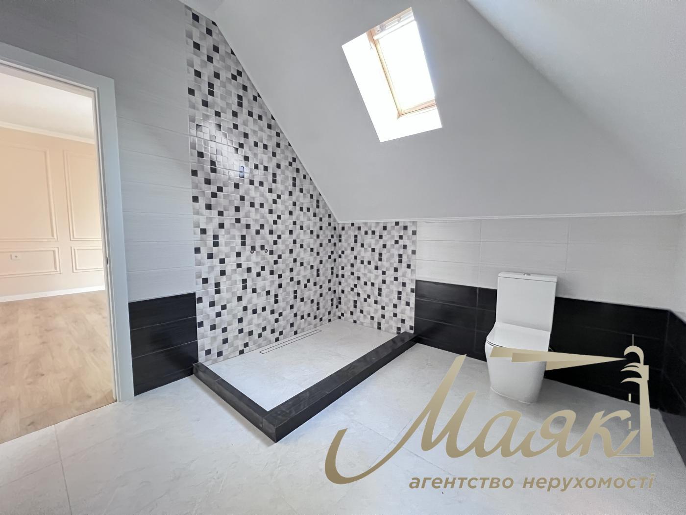 Продаж будинку в закритому КМ AlpenPark серед лісу