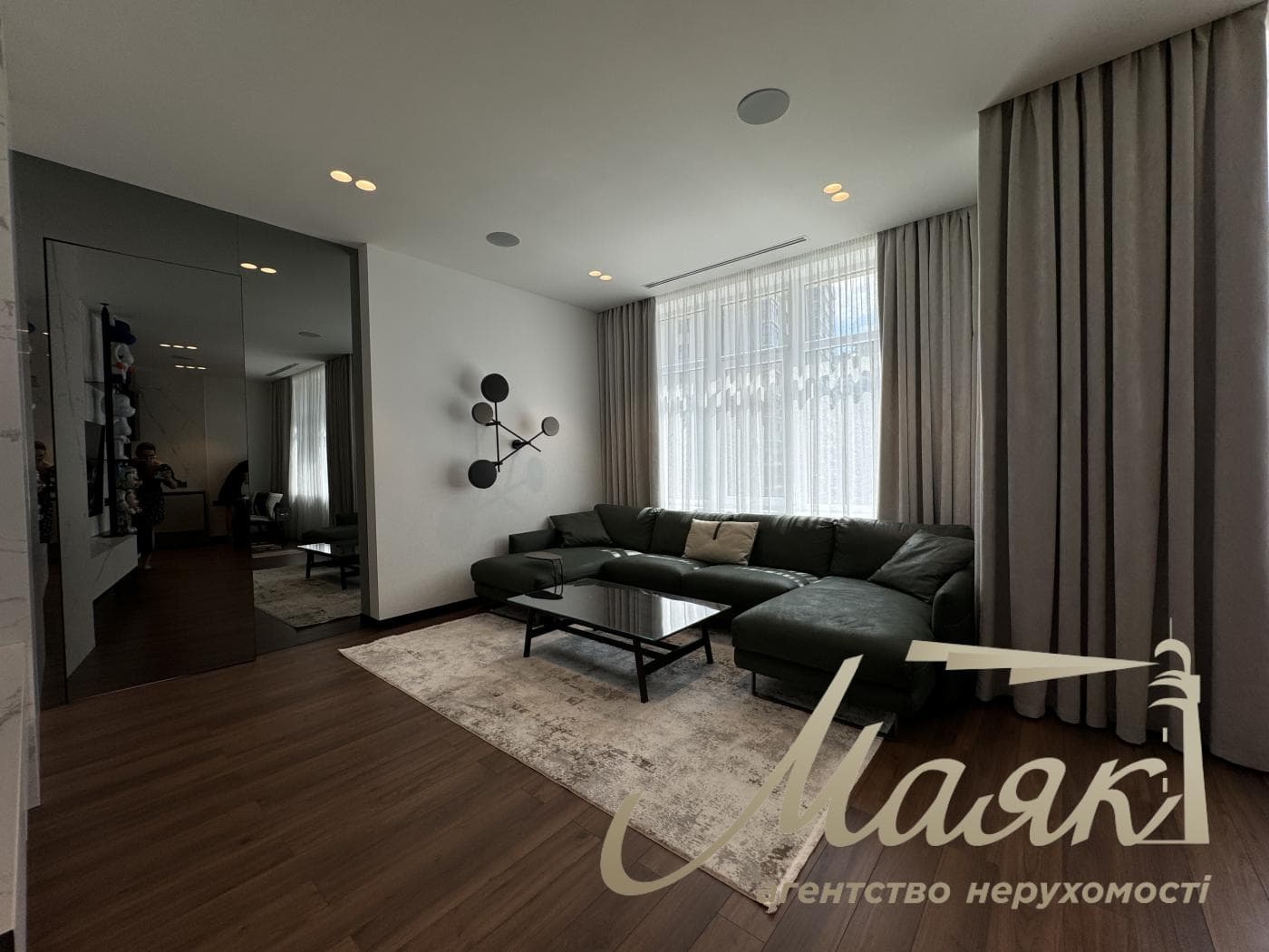 Продажа 3к квартиры 150м2 в ЖК Новопечерские липки, Драгомирова 17, Печерск, Киев