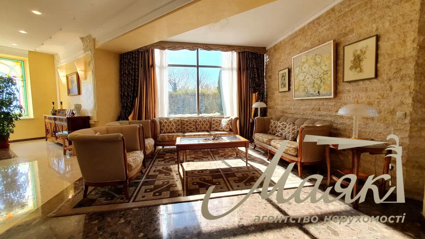 Selling a house on the Dnieper 700m2 in s.Kozin, Dam 2 km with a swimming pool in Kozin/Koncha Zaspa, Obukhiv direction, Kyiv region 45 hectares of land.