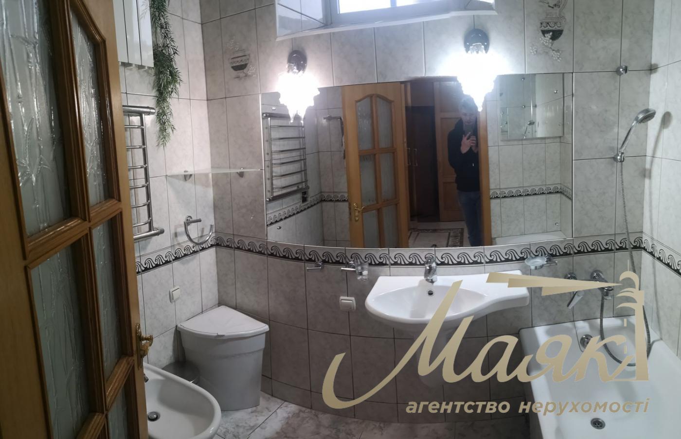 Rent 2-room apartment Bankovaya st., Center, Lipki