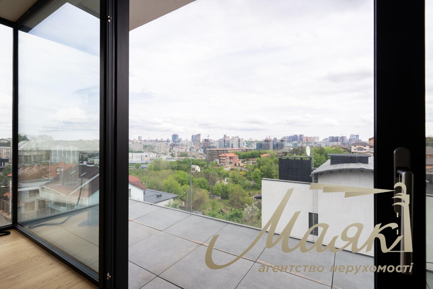 Продаж будинку на Батиєвій горі з розкішним краєвидом, Київ, Центр.