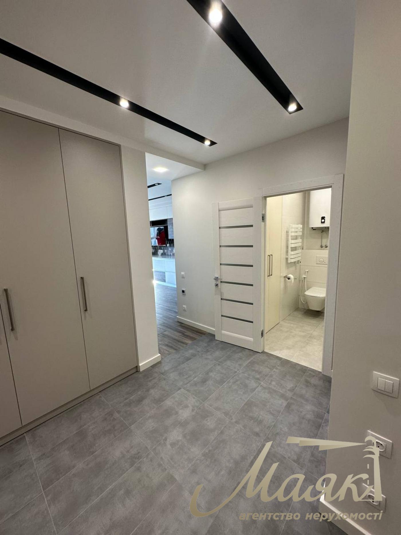 Rent 3-room apartment in Vladimirsky Residential Complex