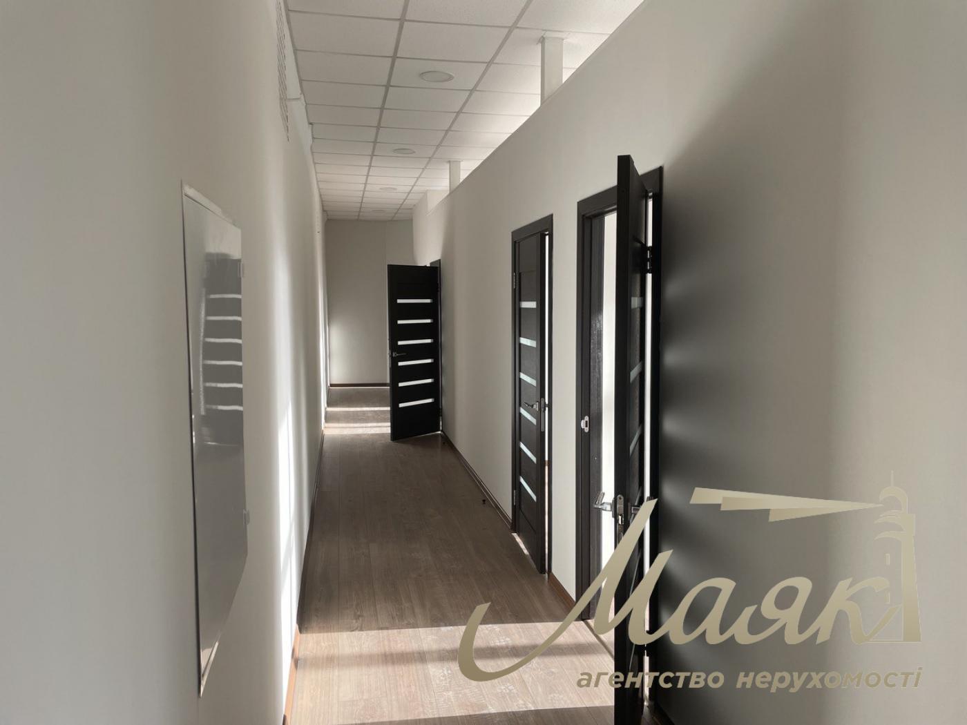 Office space for rent 135m2 near Pecherskaya metro station