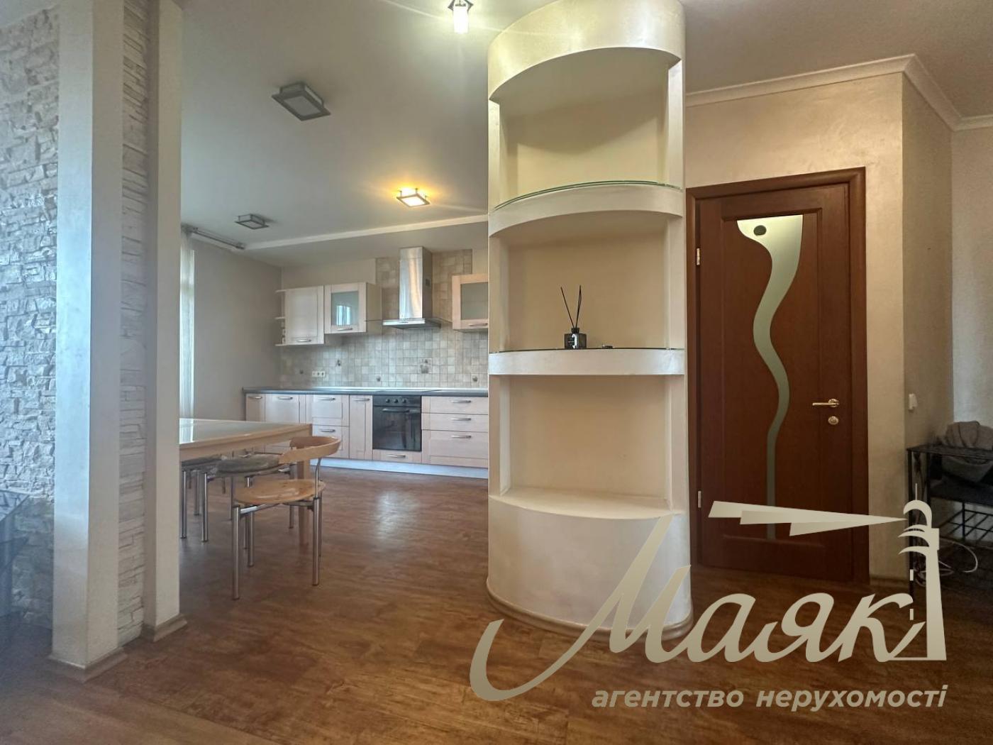 Оренда 3-х кімнатної квартири по вул.Степана Руданського 4-6,метро Сирець.