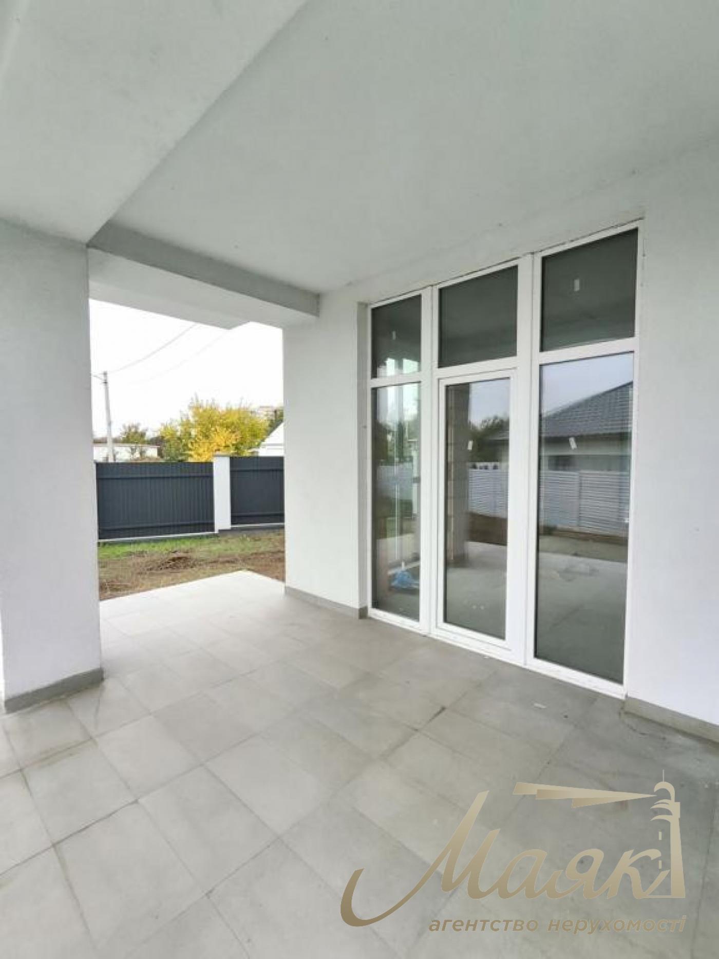 Продаж сучасного 2-поверхового будинку 200 м² на ділянці 8 соток, 5 хвилин від набережної в СМТ Козин/Конча заспа